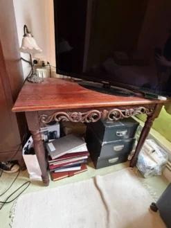 Bureau Belle Époque — Acajou sculpté ajouré, pieds balustres