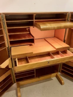 Bureau cabinet pliant 