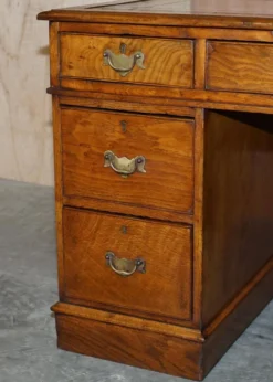 Bureau à caissons géorgien en chêne restauré vers 1800