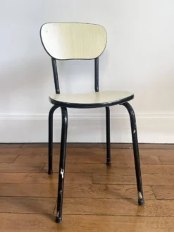 Bureau + chaise d'enfant en formica