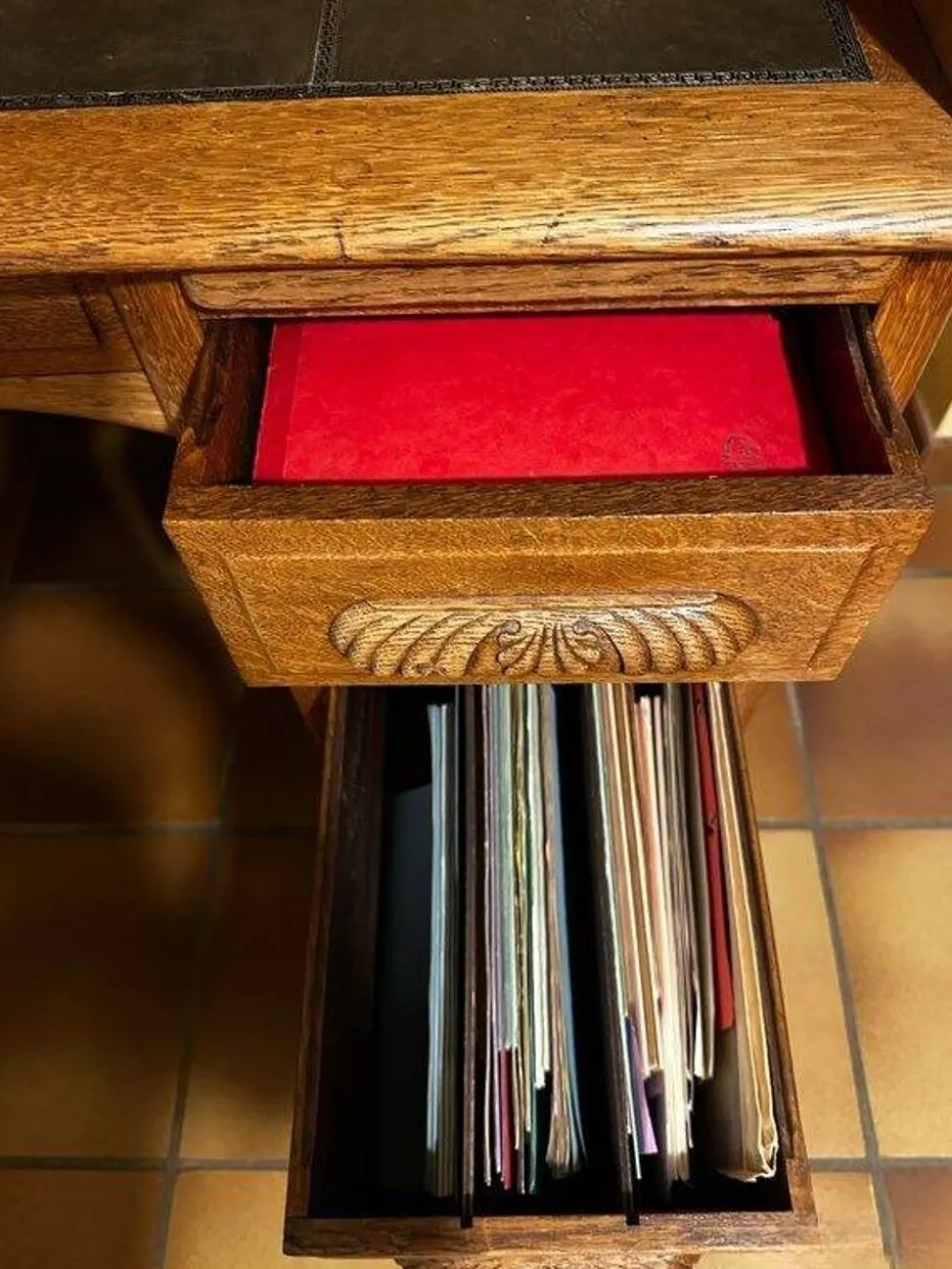 Bureau chêne avec volet coulissant et chaise bois cuir