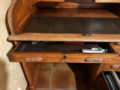 Bureau chêne avec volet coulissant et chaise bois cuir