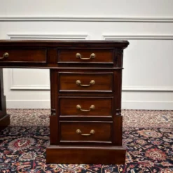 Bureau classique anglais avec cuir vert