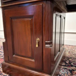 Bureau classique anglais avec cuir vert