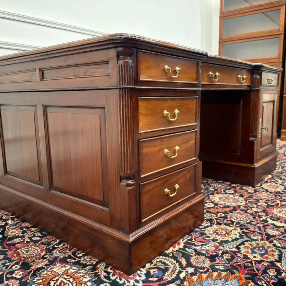 Bureau classique en cuir bordeaux Partnerdesk