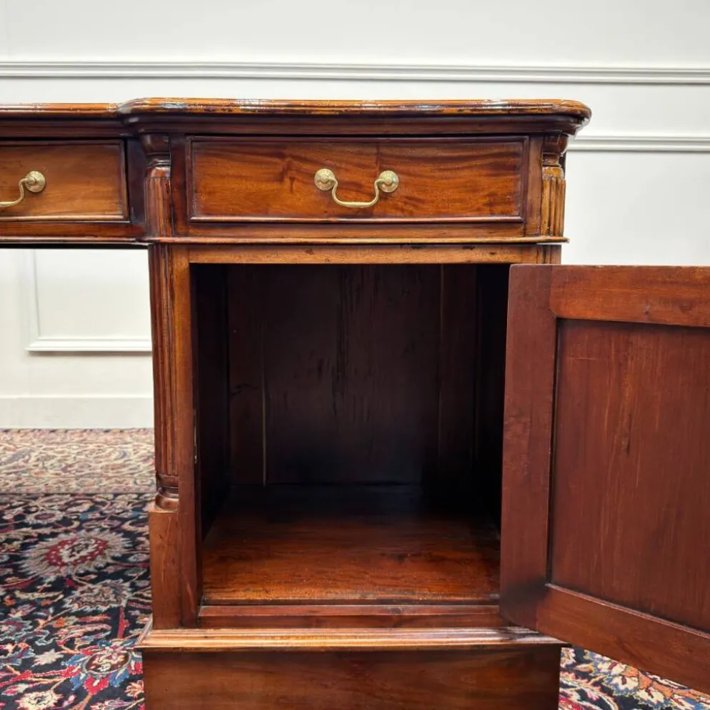 Bureau classique en cuir bordeaux Partnerdesk