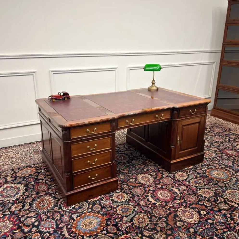 Bureau classique en cuir bordeaux Partnerdesk