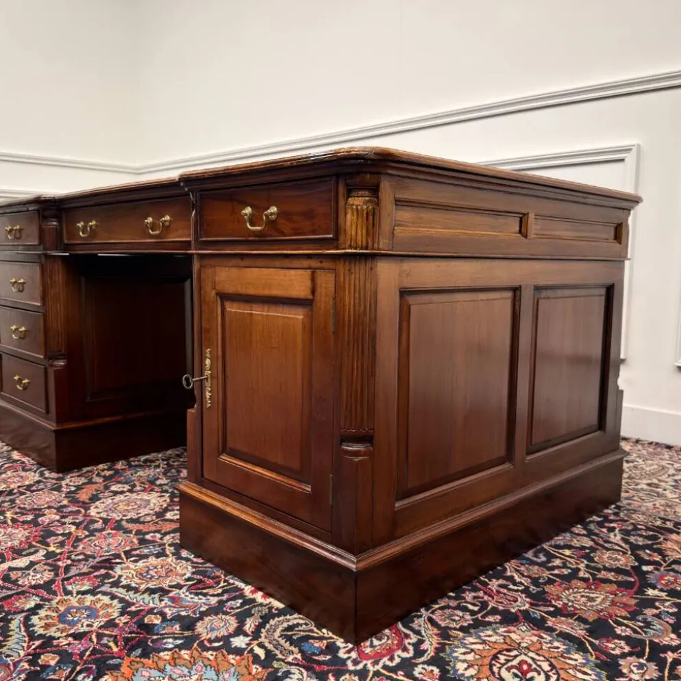 Bureau classique en cuir bordeaux Partnerdesk