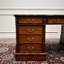 Bureau classique en cuir bordeaux Partnerdesk