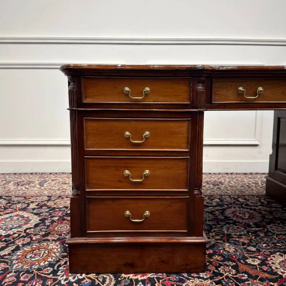 Bureau classique en cuir bordeaux Partnerdesk