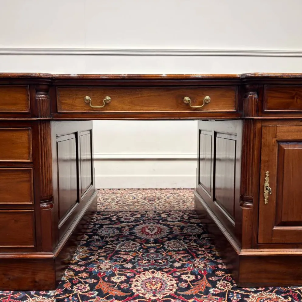 Bureau classique en cuir bordeaux Partnerdesk