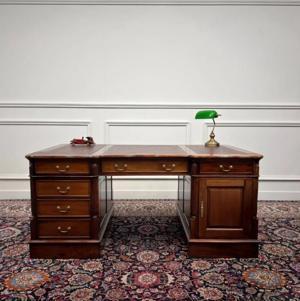 Bureau classique en cuir bordeaux Partnerdesk