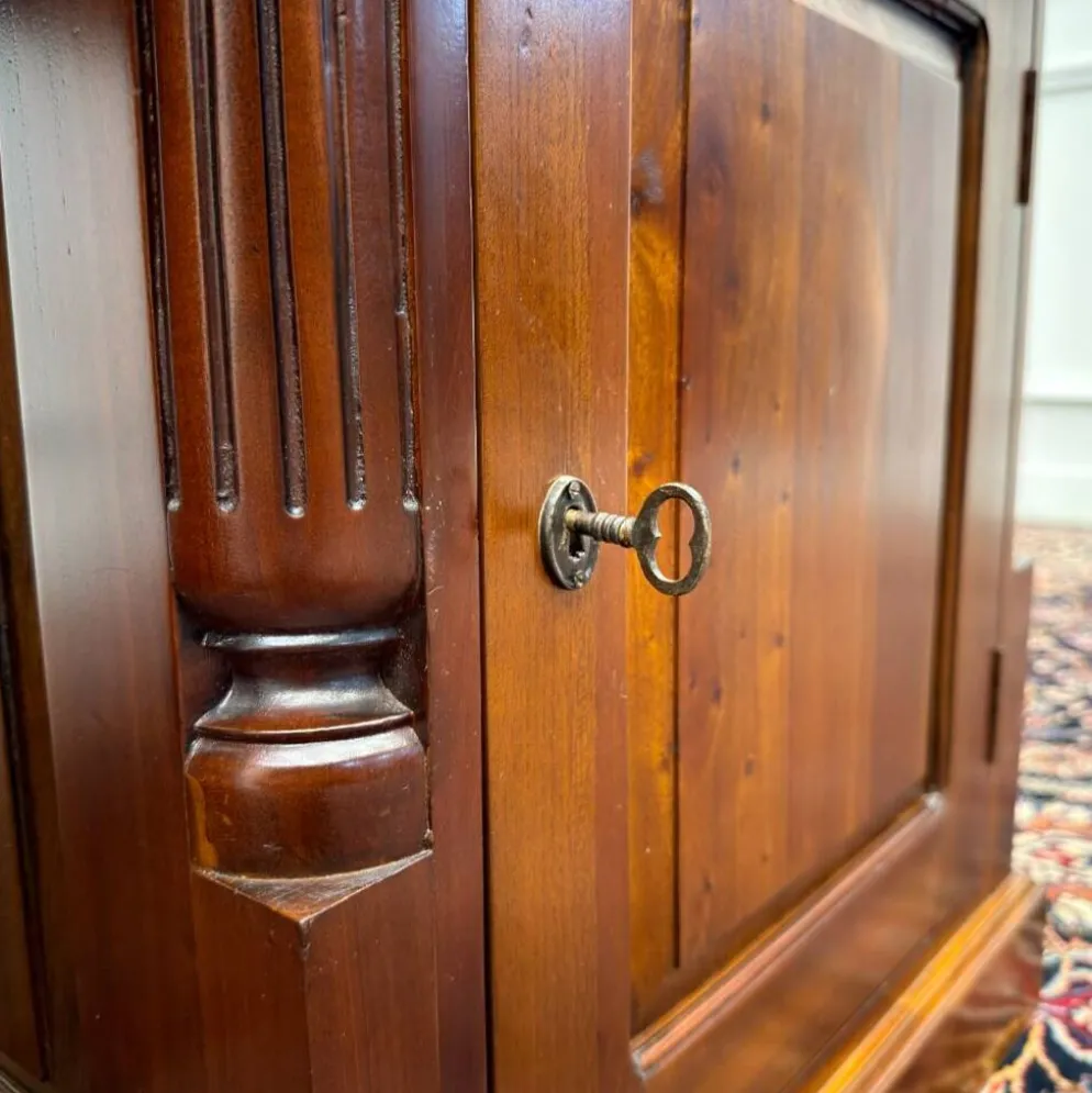 Bureau classique partenaire en cuir noir