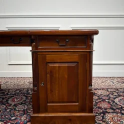 Bureau classique partenaire en cuir noir