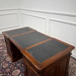 Bureau classique partenaire en cuir noir
