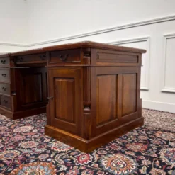 Bureau classique partenaire en cuir noir