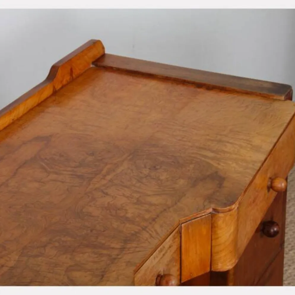 Bureau/coiffeuse en bois de loupe datant des années 1930