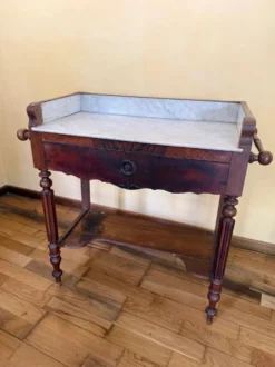 Bureau coiffeuse en bois et marbre
