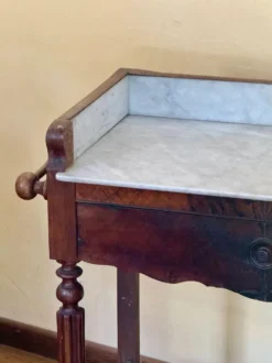 Bureau coiffeuse en bois et marbre
