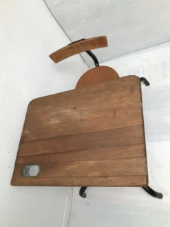 Bureau écolier avec son encrier signé