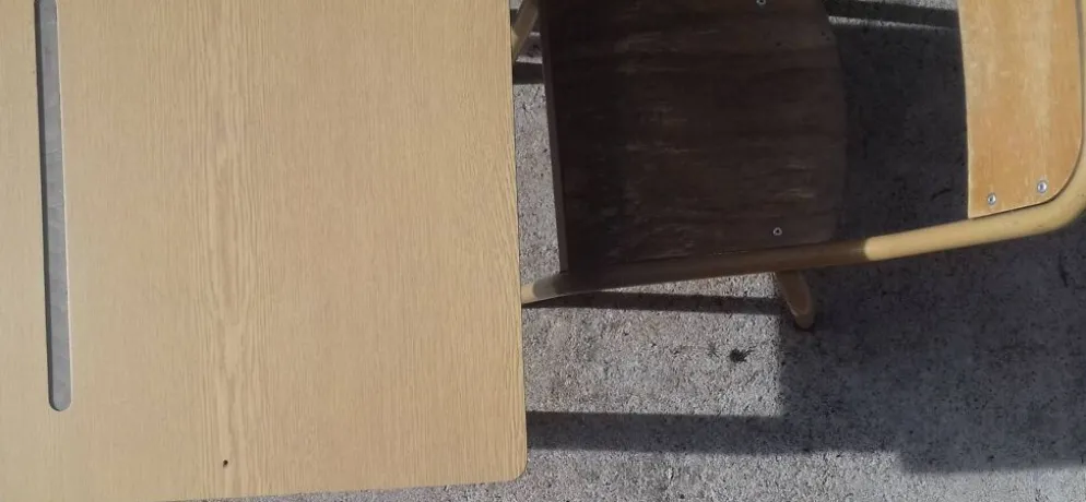 Bureau écolier vintage années 70 avec chaise et casier à cartable Métalbois