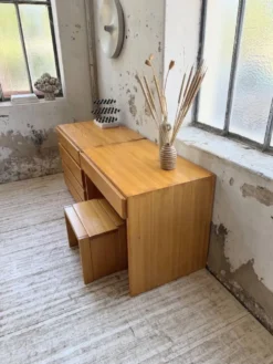 Bureau + commode + tabouret pin Maison Regain Savoie