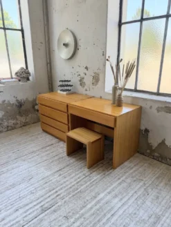 Bureau + commode + tabouret pin Maison Regain Savoie