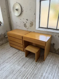 Bureau + commode + tabouret pin Maison Regain Savoie