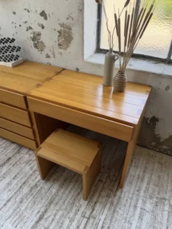 Bureau + commode + tabouret pin Maison Regain Savoie