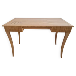 Bureau comtemporain avec son gradin