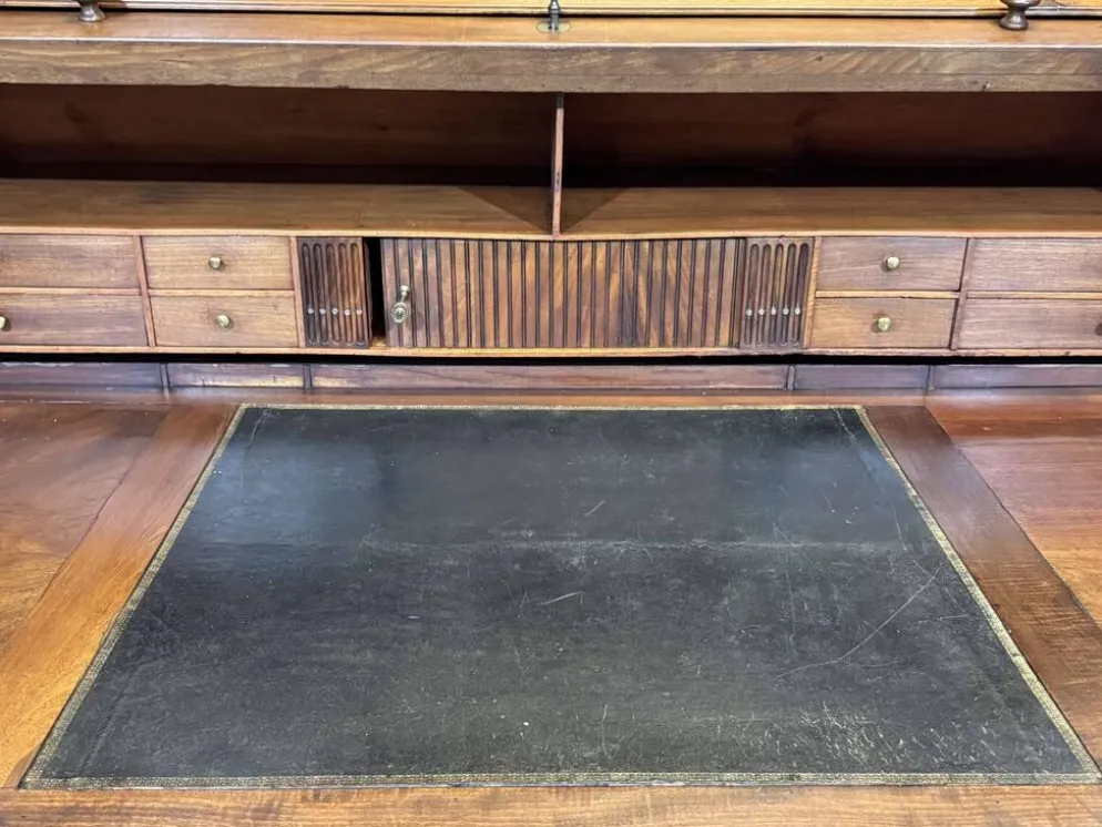 Bureau à cylindre bibliothèque époque Louis XVI en acajou et noyer