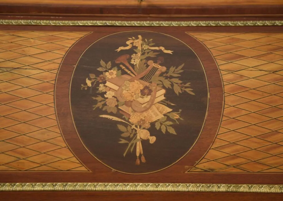 Bureau à cylindre de style Louis XVI en marqueterie époque Napoléon III