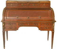 Bureau à cylindre de style Louis XVI en marqueterie