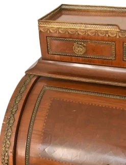 Bureau à cylindre de style Louis XVI en marqueterie