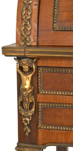Bureau à cylindre de style Louis XVI en marqueterie