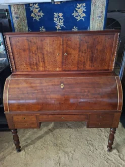 Bureau à cylindre en acajou– époque XIXe siècle (om)