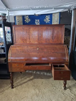 Bureau à cylindre en acajou– époque XIXe siècle (om)