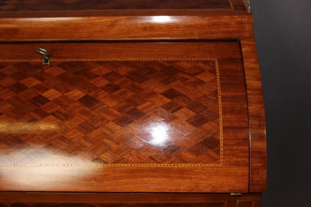 Bureau à cylindre en marqueterie de style Louis XVI