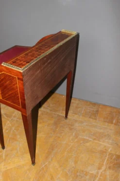 Bureau à cylindre en marqueterie de style Louis XVI