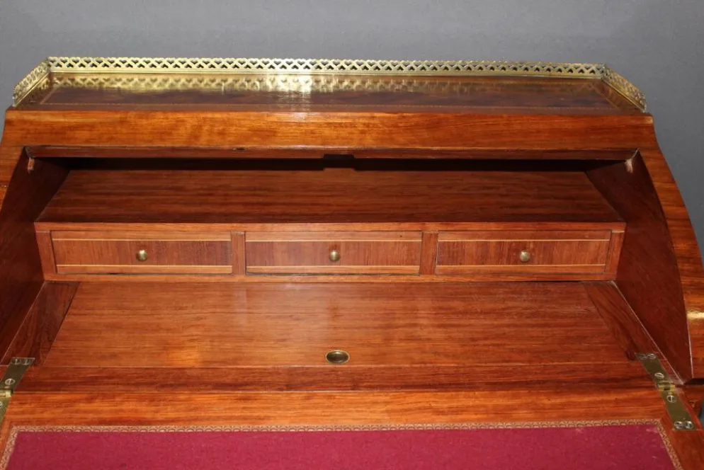 Bureau à cylindre en marqueterie de style Louis XVI