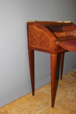 Bureau à cylindre en marqueterie de style Louis XVI