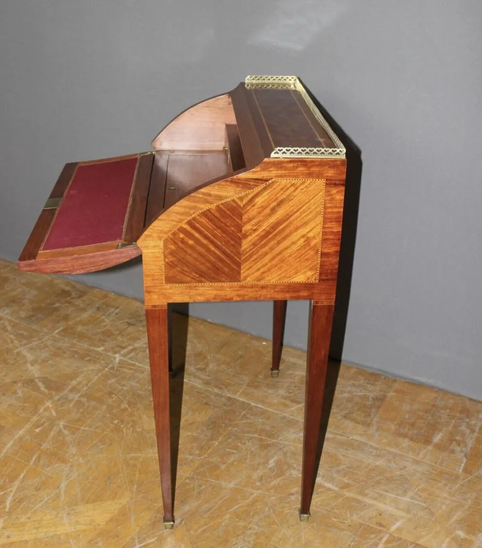 Bureau à cylindre en marqueterie de style Louis XVI