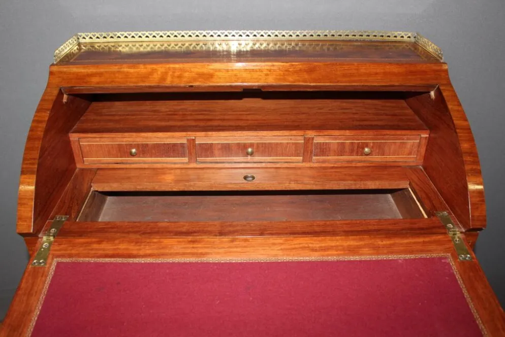Bureau à cylindre en marqueterie de style Louis XVI