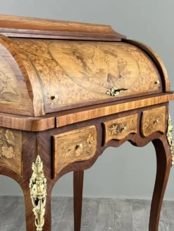 Bureau à cylindre en marqueterie de style Louis XV, XIXe siècle