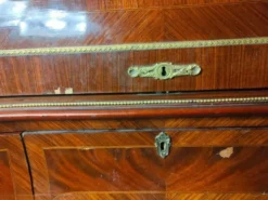 Bureau à cylindre Louis XV marqueterie bronze