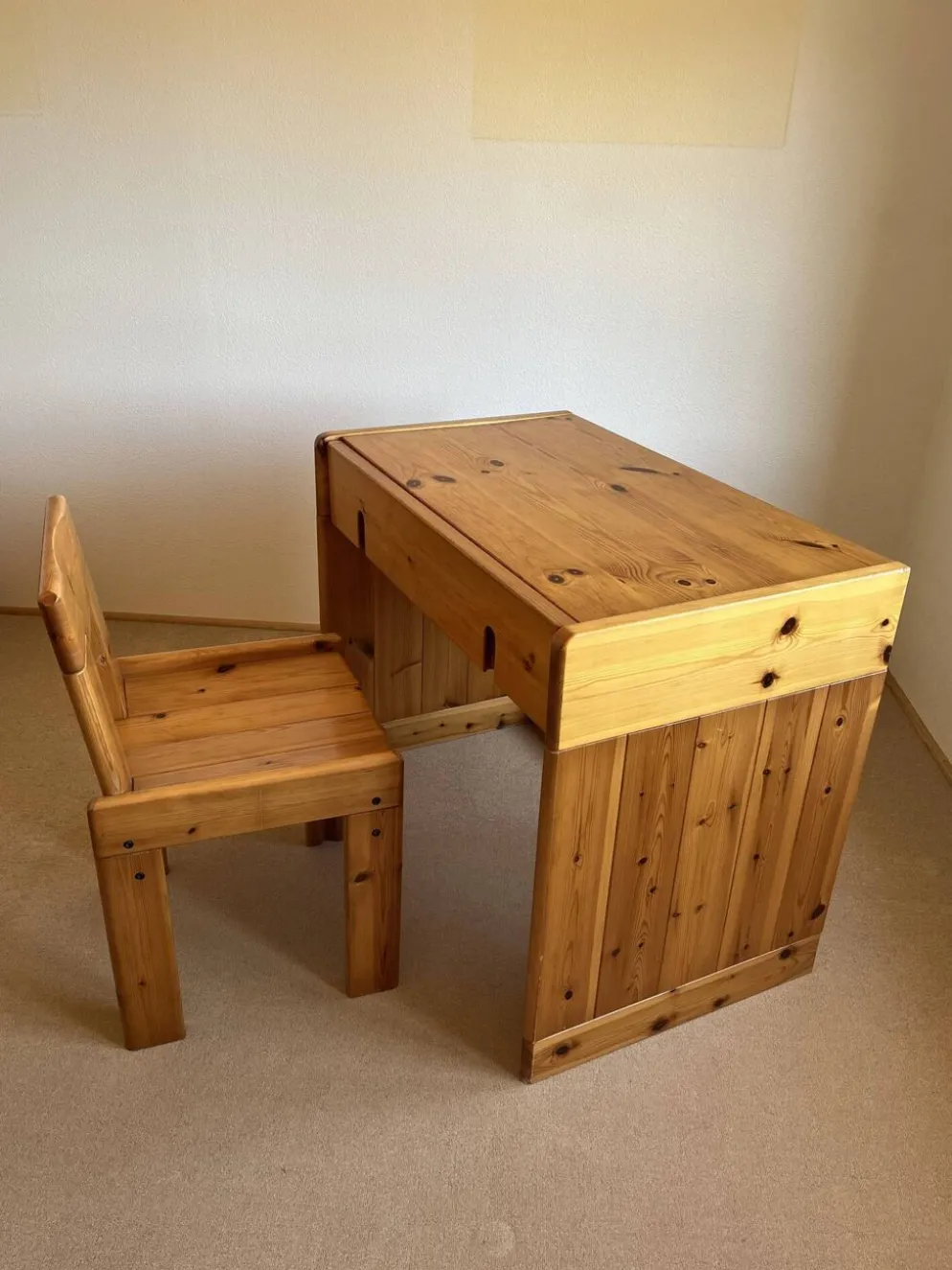 Bureau d’adolescente Pin massif Roche et Bobois Années 80