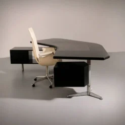 Bureau d'angle exécutif 'T96' d'Osvaldo Borsani pour Tecno en bois laqué noir