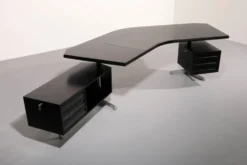 Bureau d'angle exécutif 'T96' d'Osvaldo Borsani pour Tecno en bois laqué noir