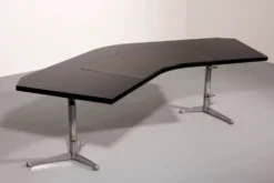 Bureau d'angle exécutif 'T96' d'Osvaldo Borsani pour Tecno en bois laqué noir