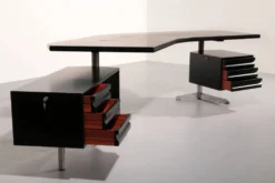 Bureau d'angle exécutif 'T96' d'Osvaldo Borsani pour Tecno en bois laqué noir